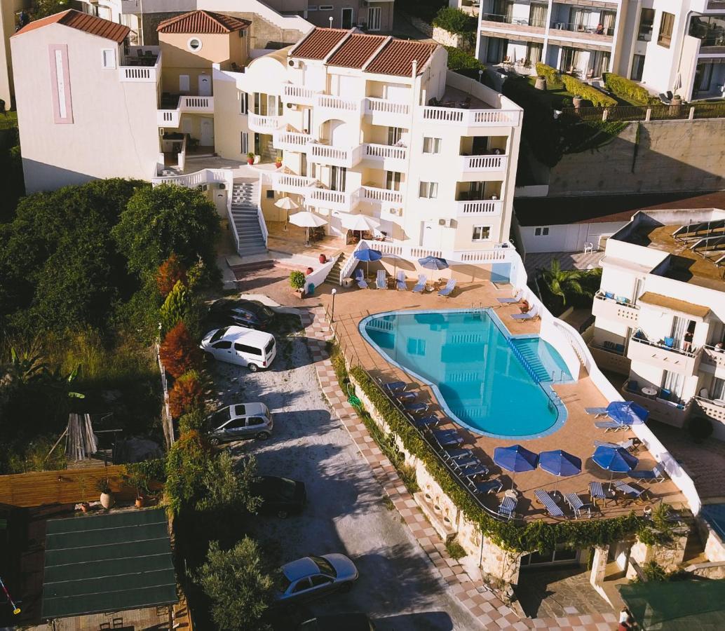 Kalimera Hotel Agia Marina Exteriér fotografie